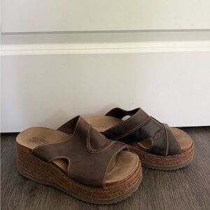 Aldo Dark Brown Platform Slides